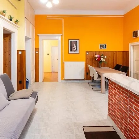 Cozy Bajcsy 31 Apartment Budapest