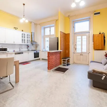 Cozy Bajcsy 31 Apartment *
