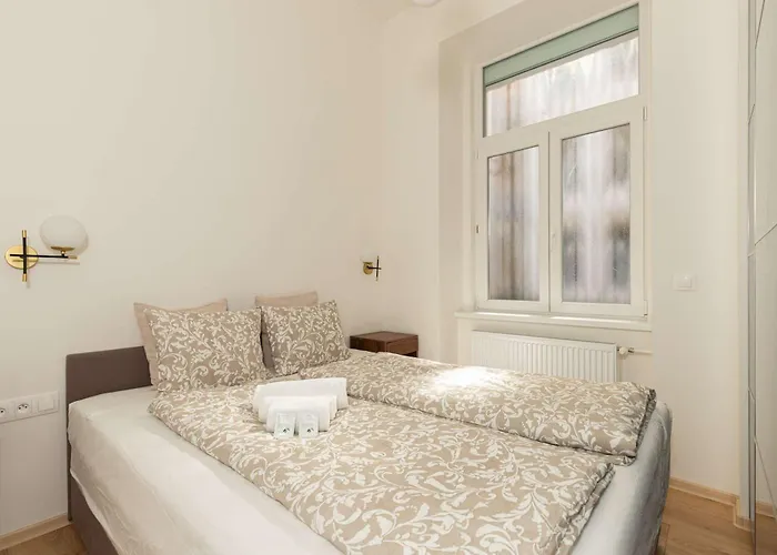 Cozy Bajcsy 31 * Budapeste